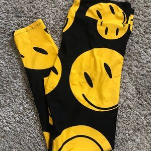 Lularoe buttery soft leggings 😀